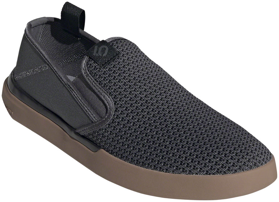 sleuth slip on